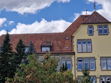 01.09.2026 - Die Herzog-Ulrich Grundschule in ihrer ganzen Pracht